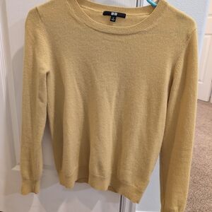 Uniqlo Women's Yellow Crew Neck Sweater